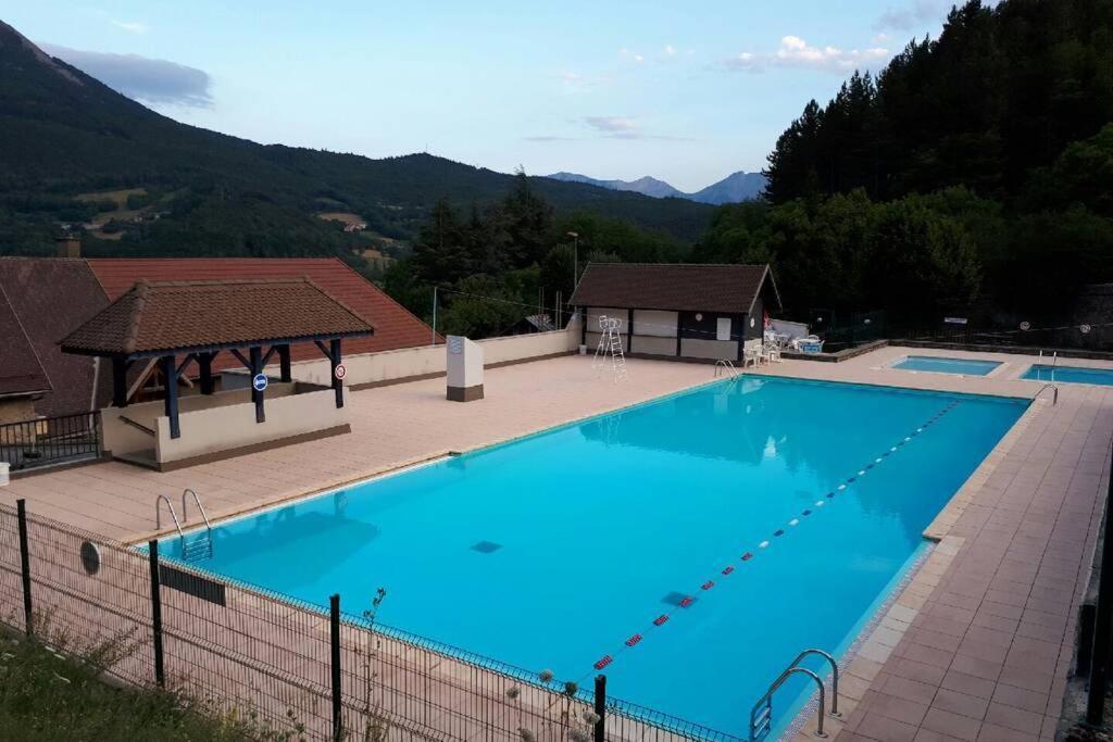 Gite "Entre Champsaur Et Valgodemard" Saint-Jacques-en-Valgodemard Exterior foto